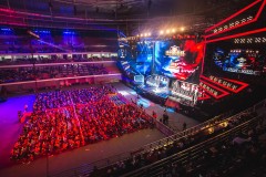 双影奇境》影舞者创纪录！LPL第一中单崩盘郭皓沉默，T1首发风波引争议